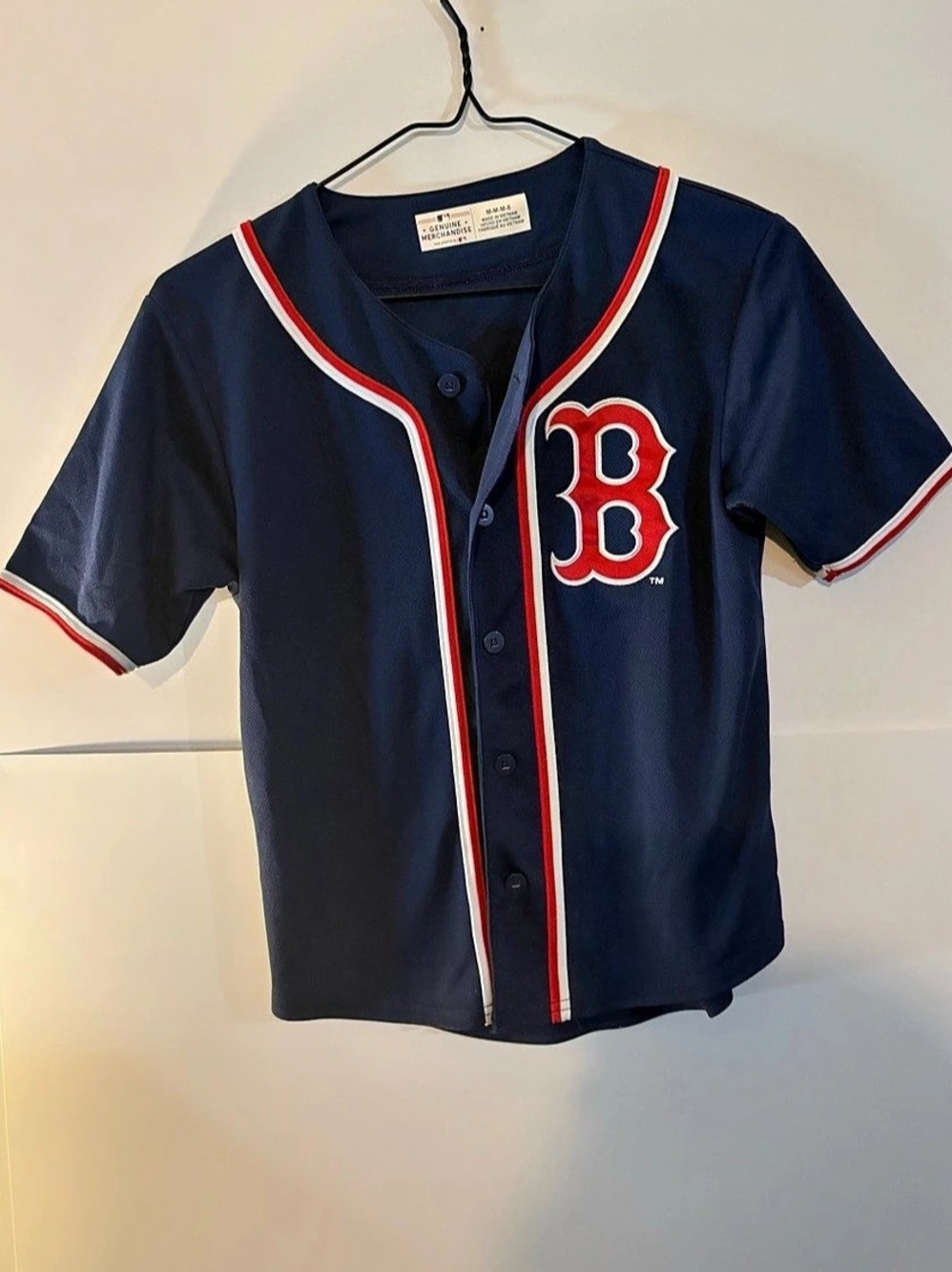 Genuine Merchandise Boston Red Sox jersey Size boys medium (8)